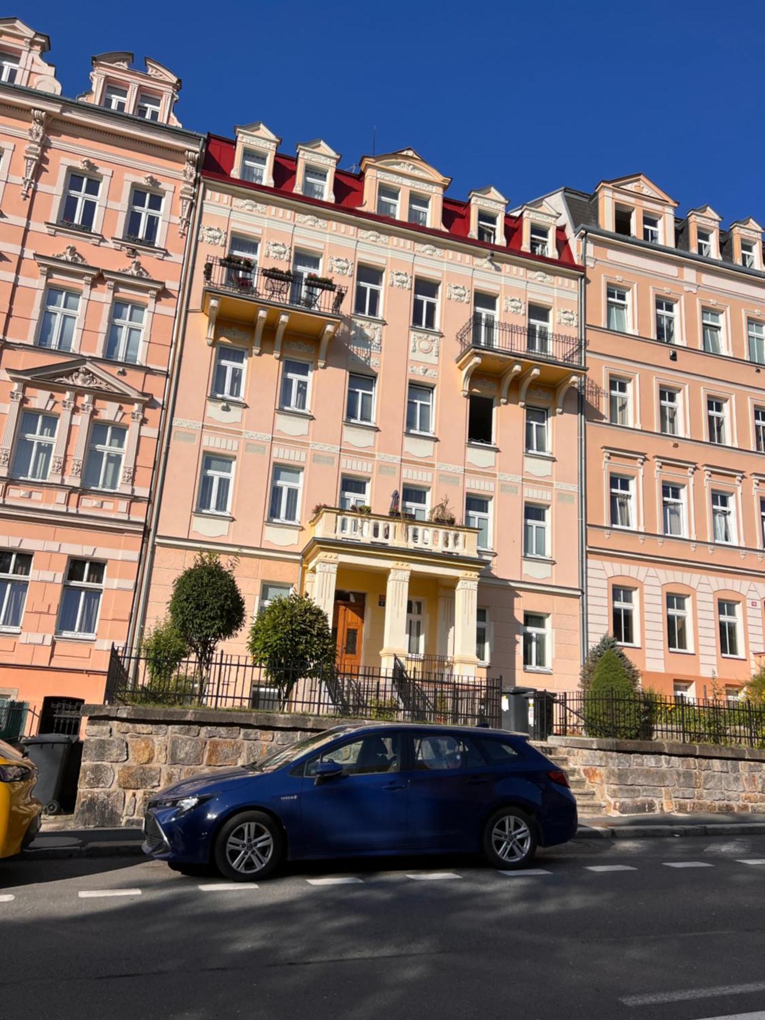 Jurincom Apartments Na Vyhlidce KLV Exterior foto